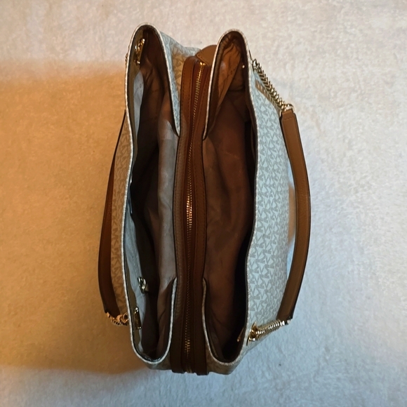 MICHAEL KORS VANILLA LARGE JET SET CHAIN SHOULDER TOTE BAG/ PURSE - Picture 11 of 16